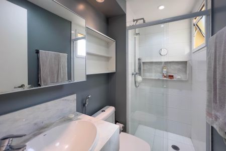 Apartamento à venda com 127m², 3 quartos e 2 vagas Apartamento à venda com 127m², 3 quartos e 2 vagasBanheiro do quarto 1