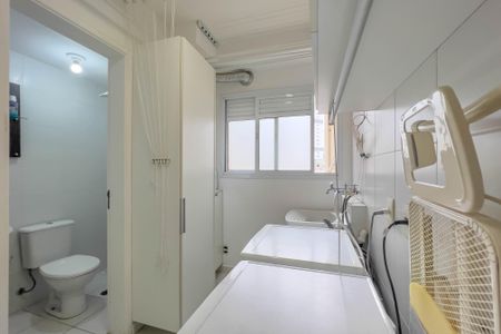 Apartamento à venda com 127m², 3 quartos e 2 vagas Apartamento à venda com 127m², 3 quartos e 2 vagasÁrea de serviço