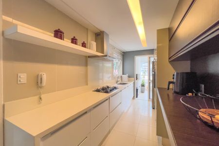 Apartamento à venda com 127m², 3 quartos e 2 vagas Apartamento à venda com 127m², 3 quartos e 2 vagasCozinha