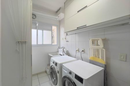 Apartamento à venda com 127m², 3 quartos e 2 vagas Apartamento à venda com 127m², 3 quartos e 2 vagasÁrea de serviço