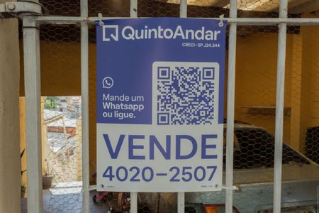 Casa à venda com 80m², 2 quartos e 2 vagasFachada