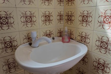 Casa à venda com 80m², 2 quartos e 2 vagasLavabo