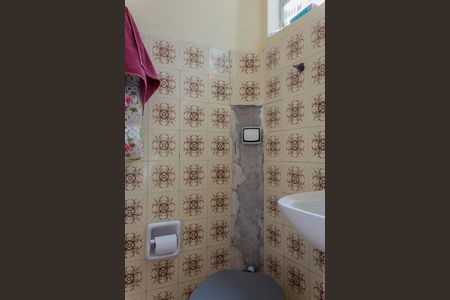 Casa à venda com 80m², 2 quartos e 2 vagasLavabo