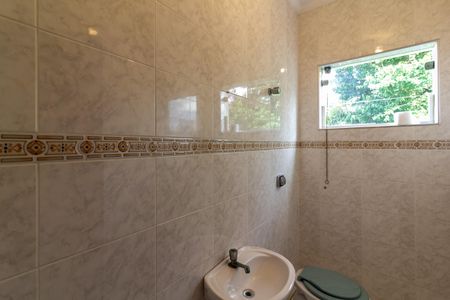 Casa para alugar com 261m², 4 quartos e 4 vagasBanheiro de Serviço