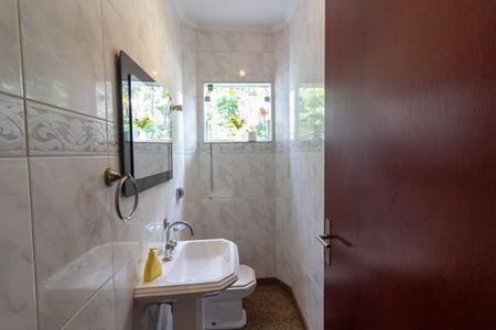 Casa para alugar com 261m², 4 quartos e 4 vagasLavabo