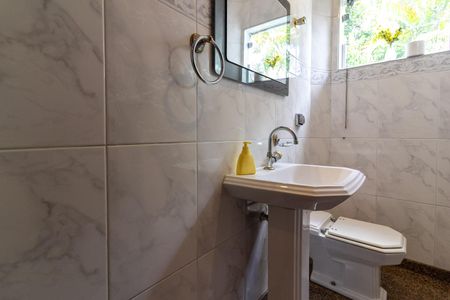 Casa para alugar com 261m², 4 quartos e 4 vagasLavabo