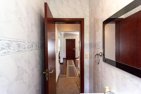 Casa para alugar com 261m², 4 quartos e 4 vagasLavabo