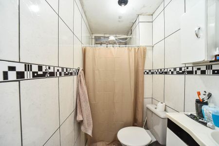 Banheiro de apartamento à venda com 1 quarto, 40m² em Jardim Sabará, Porto Alegre