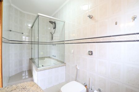 Casa à venda com 263m², 3 quartos e 4 vagasBanheiro da Suíte