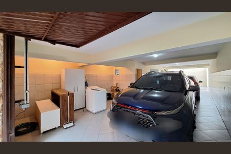Casa à venda com 263m², 3 quartos e 4 vagas Casa à venda com 263m², 3 quartos e 4 vagasGaragem