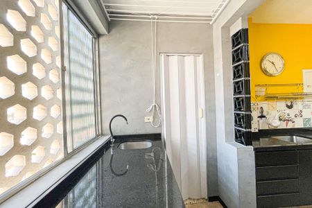 Apartamento para alugar com 107m², 3 quartos e 1 vagaÁrea de Serviço