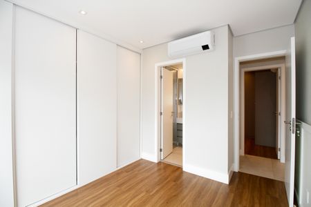 Apartamento à venda com 104m², 3 quartos e 2 vagas Apartamento à venda com 104m², 3 quartos e 2 vagasSuíte