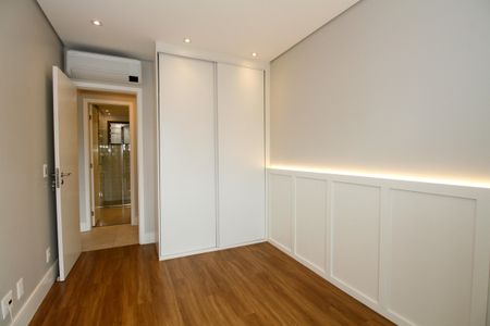 Apartamento à venda com 104m², 3 quartos e 2 vagas Apartamento à venda com 104m², 3 quartos e 2 vagasQuarto 1