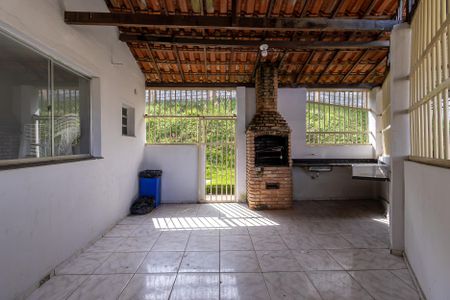 Casa para alugar com 55m², 2 quartos e 1 vagaÁrea comum - Salão de festas