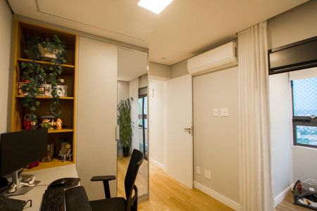 Apartamento à venda com 104m², 3 quartos e 2 vagas Apartamento à venda com 104m², 3 quartos e 2 vagasQuarto 2