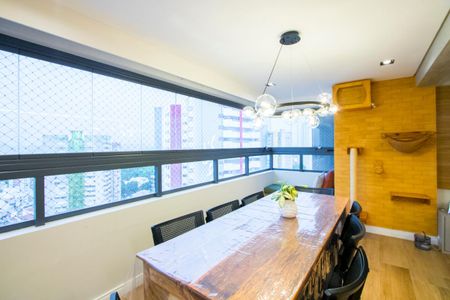 Apartamento à venda com 104m², 3 quartos e 2 vagas Apartamento à venda com 104m², 3 quartos e 2 vagasVaranda gourmet