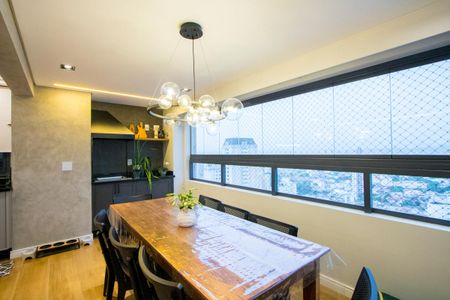 Apartamento à venda com 104m², 3 quartos e 2 vagas Apartamento à venda com 104m², 3 quartos e 2 vagasVaranda gourmet