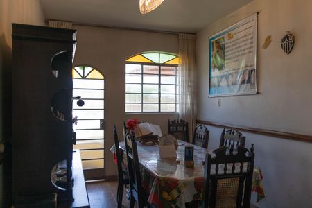 Casa à venda com 297m², 3 quartos e 1 vaga Casa à venda com 297m², 3 quartos e 1 vagaCopa