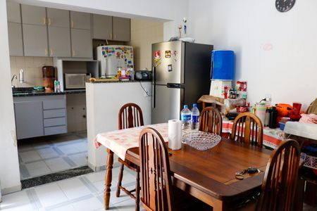 Casa à venda com 150m², 3 quartos e 3 vagas Casa à venda com 150m², 3 quartos e 3 vagasCozinha