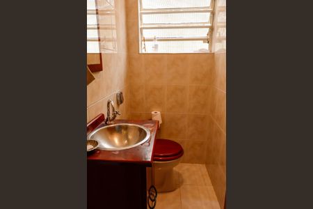 Casa à venda com 150m², 3 quartos e 3 vagas Casa à venda com 150m², 3 quartos e 3 vagasLavabo