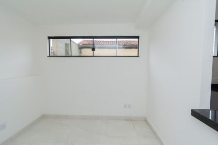 Sala de casa para alugar com 2 quartos, 43m² em Novo Eldorado, Contagem