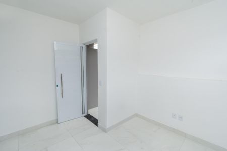 Sala de casa para alugar com 2 quartos, 43m² em Novo Eldorado, Contagem