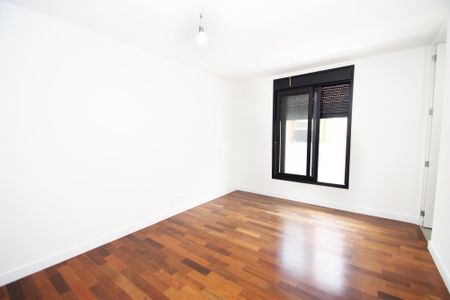 Casa à venda com 417m², 4 quartos e 4 vagas Casa à venda com 417m², 4 quartos e 4 vagassuite 2