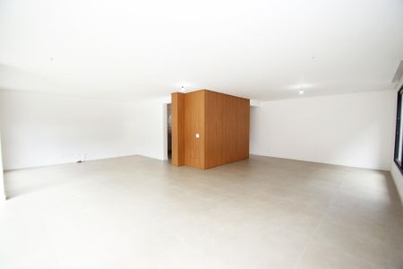 Casa à venda com 417m², 4 quartos e 4 vagas Casa à venda com 417m², 4 quartos e 4 vagasSala