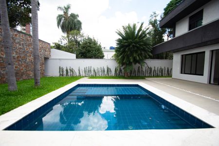 Casa à venda com 417m², 4 quartos e 4 vagas Casa à venda com 417m², 4 quartos e 4 vagaspiscina e quintal