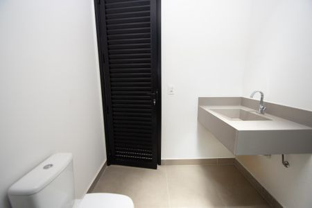 Casa à venda com 417m², 4 quartos e 4 vagas Casa à venda com 417m², 4 quartos e 4 vagasbanheiro piscina