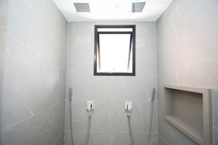 Casa à venda com 417m², 4 quartos e 4 vagas Casa à venda com 417m², 4 quartos e 4 vagasbanheiro suite 1