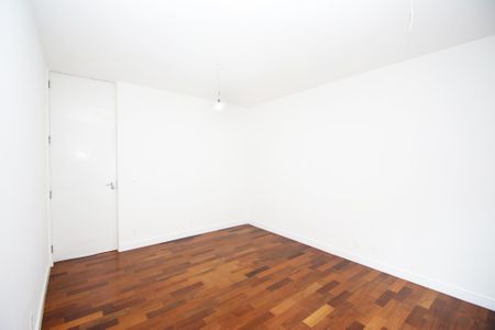 Casa à venda com 417m², 4 quartos e 4 vagas Casa à venda com 417m², 4 quartos e 4 vagassuite 2