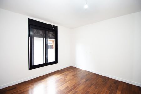 Casa à venda com 417m², 4 quartos e 4 vagas Casa à venda com 417m², 4 quartos e 4 vagassuite 4