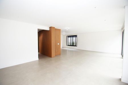 Casa à venda com 417m², 4 quartos e 4 vagas Casa à venda com 417m², 4 quartos e 4 vagasSala