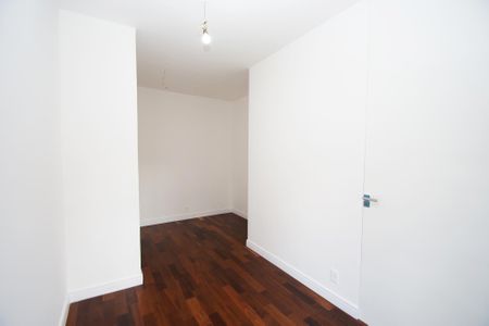 Casa à venda com 417m², 4 quartos e 4 vagas Casa à venda com 417m², 4 quartos e 4 vagascloset suite 1