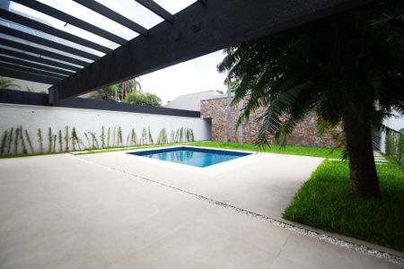 Casa à venda com 417m², 4 quartos e 4 vagas Casa à venda com 417m², 4 quartos e 4 vagaspiscina e quintal