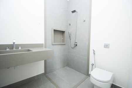 Casa à venda com 417m², 4 quartos e 4 vagas Casa à venda com 417m², 4 quartos e 4 vagasbanheiro suite 2