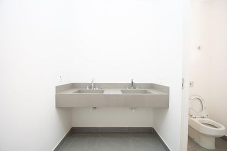 Casa à venda com 417m², 4 quartos e 4 vagas Casa à venda com 417m², 4 quartos e 4 vagasbanheiro suite 1