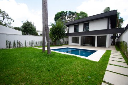 Casa à venda com 417m², 4 quartos e 4 vagas Casa à venda com 417m², 4 quartos e 4 vagaspiscina e quintal