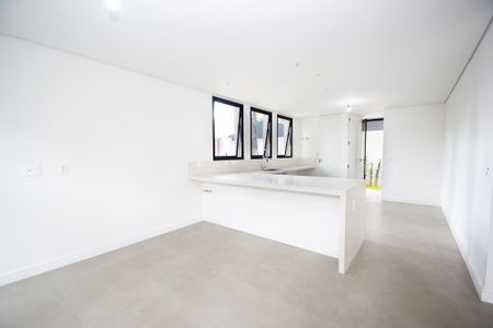 Casa à venda com 417m², 4 quartos e 4 vagas Casa à venda com 417m², 4 quartos e 4 vagascozinha