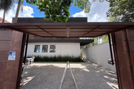 Casa à venda com 417m², 4 quartos e 4 vagas Casa à venda com 417m², 4 quartos e 4 vagasfachada casa