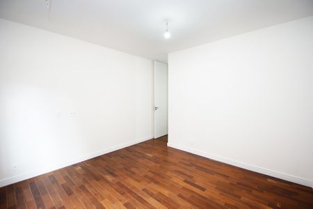 Casa à venda com 417m², 4 quartos e 4 vagas Casa à venda com 417m², 4 quartos e 4 vagassuite 4