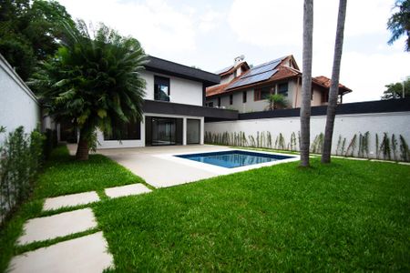 Casa à venda com 417m², 4 quartos e 4 vagas Casa à venda com 417m², 4 quartos e 4 vagaspiscina e quintal