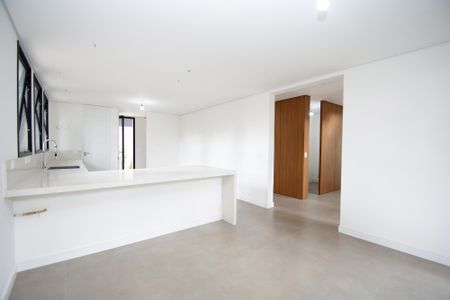 Casa à venda com 417m², 4 quartos e 4 vagas Casa à venda com 417m², 4 quartos e 4 vagascozinha