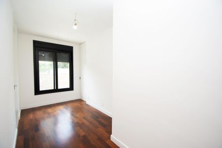 Casa à venda com 417m², 4 quartos e 4 vagas Casa à venda com 417m², 4 quartos e 4 vagascloset suite 1