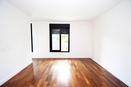 Casa à venda com 417m², 4 quartos e 4 vagas Casa à venda com 417m², 4 quartos e 4 vagassuite 1