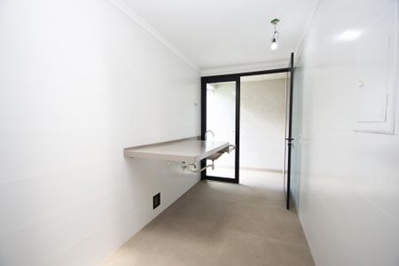 Casa à venda com 417m², 4 quartos e 4 vagas Casa à venda com 417m², 4 quartos e 4 vagaslavanderia fundos