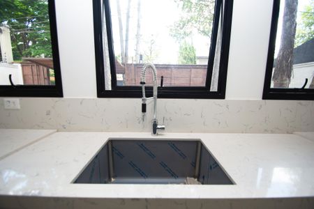 Casa à venda com 417m², 4 quartos e 4 vagas Casa à venda com 417m², 4 quartos e 4 vagascozinha