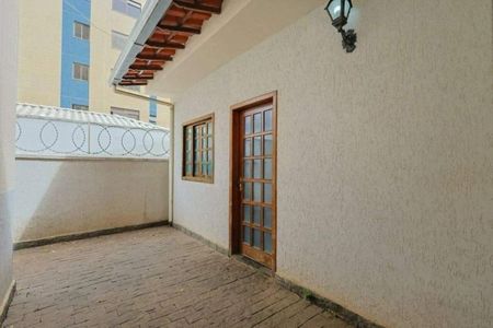 Casa para alugar com 365m², 4 quartos e 4 vagas