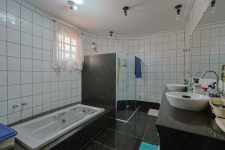 Casa para alugar com 365m², 4 quartos e 4 vagas